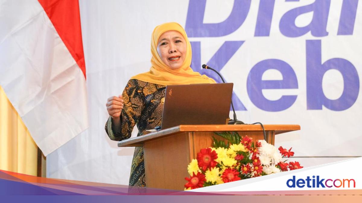 Pesan Gubernur Khofifah Saat Lepas Wisudawan Perdana AMN Surabaya