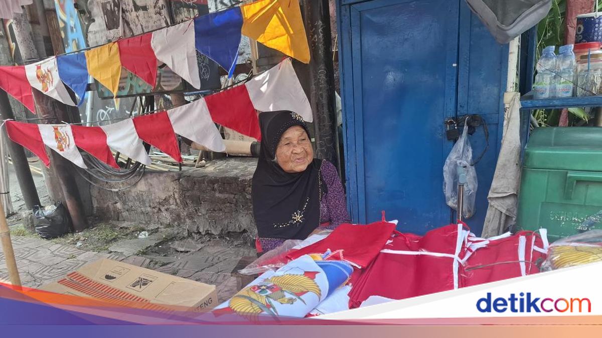 Cerita Mbah Ponikem Penjual Bendera Agustusan, Tiap Tahun Omzet Kian Anjlok