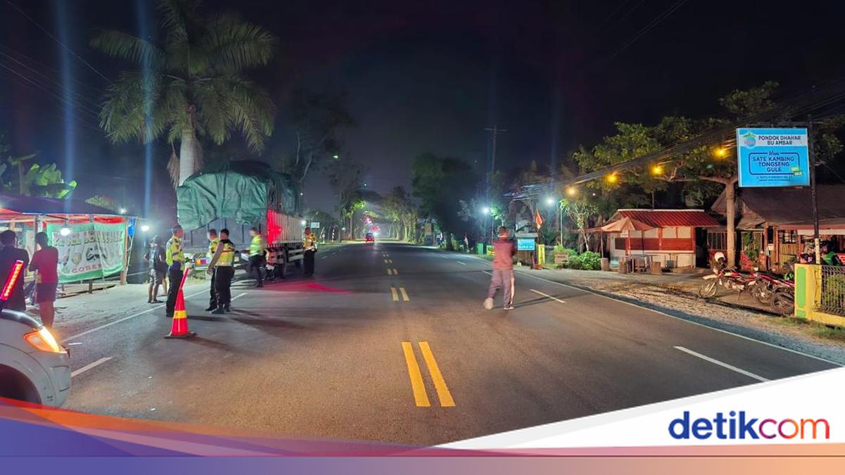 Pemotor Tewas Usai Tabrak Truk Parkir di Temon Kulon Progo