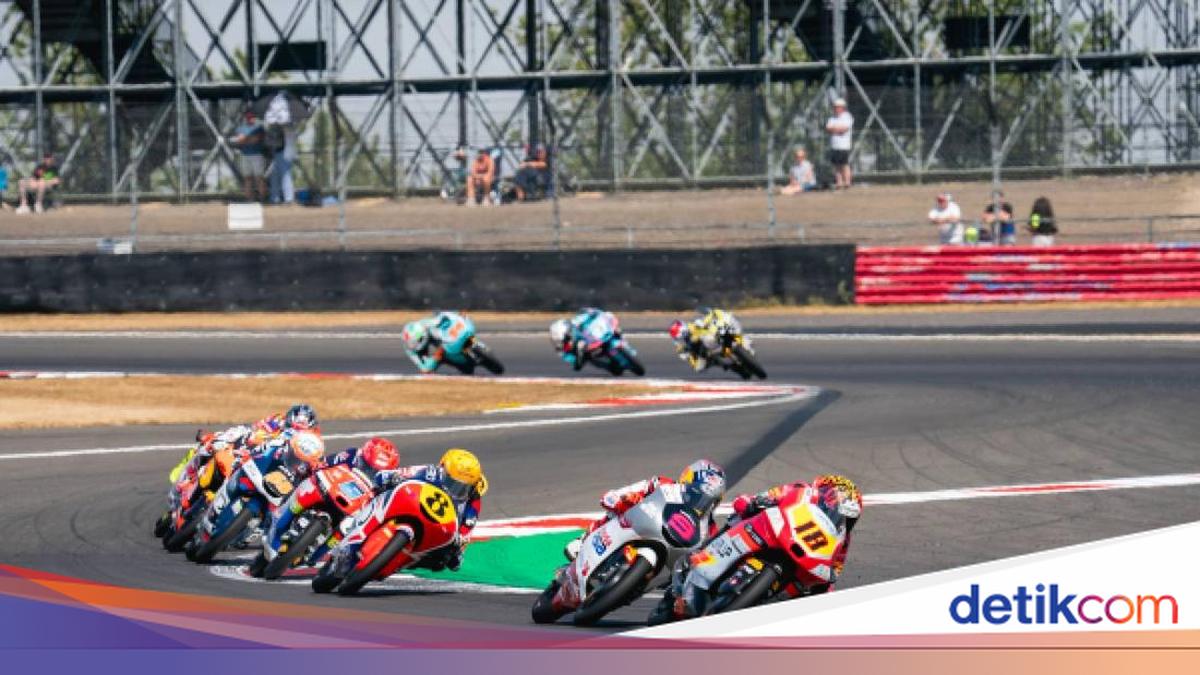 Ketatnya Persaingan Veda di Moto3 Inggris hingga Finis 10 Besar