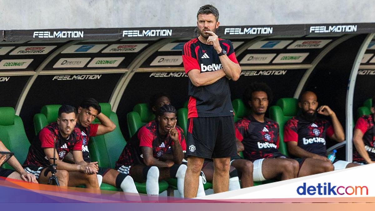 Carrick: 'Kami memang layak kalah' — photo: detikSport