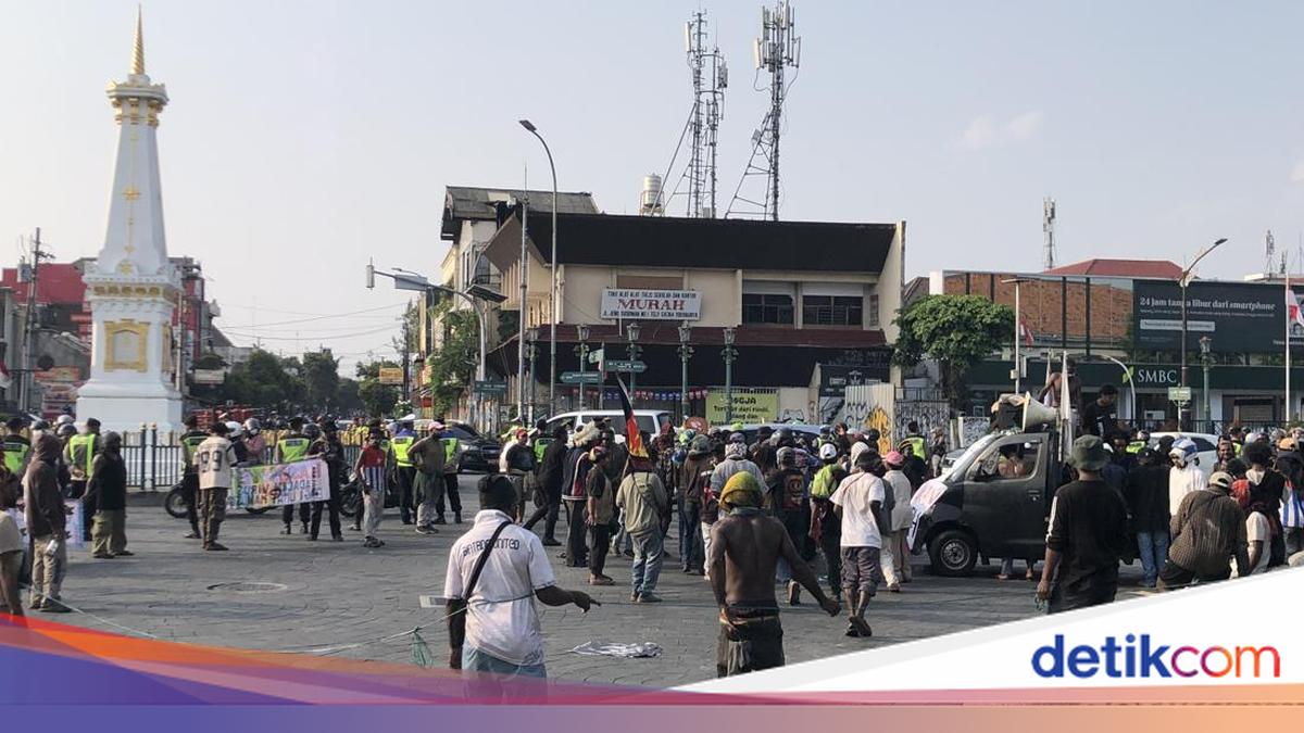 Aliansi Mahasiswa Papua Gelar Aksi di Tugu Jogja