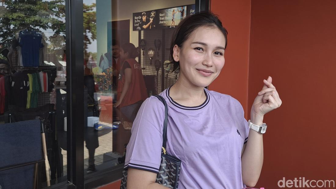 Kelas! Ayu Ting Ting Gelar Lomba 17-an Padel demi Umi Kalsum: Tinjauan Faktual dan Analisis Komprehensif