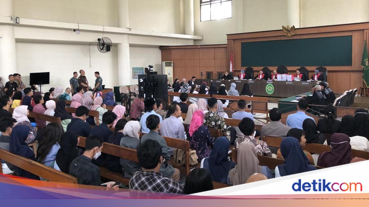 Ortu Korban Geruduk Sidang Perdana Kasus Daycare Little Aresha Jogja