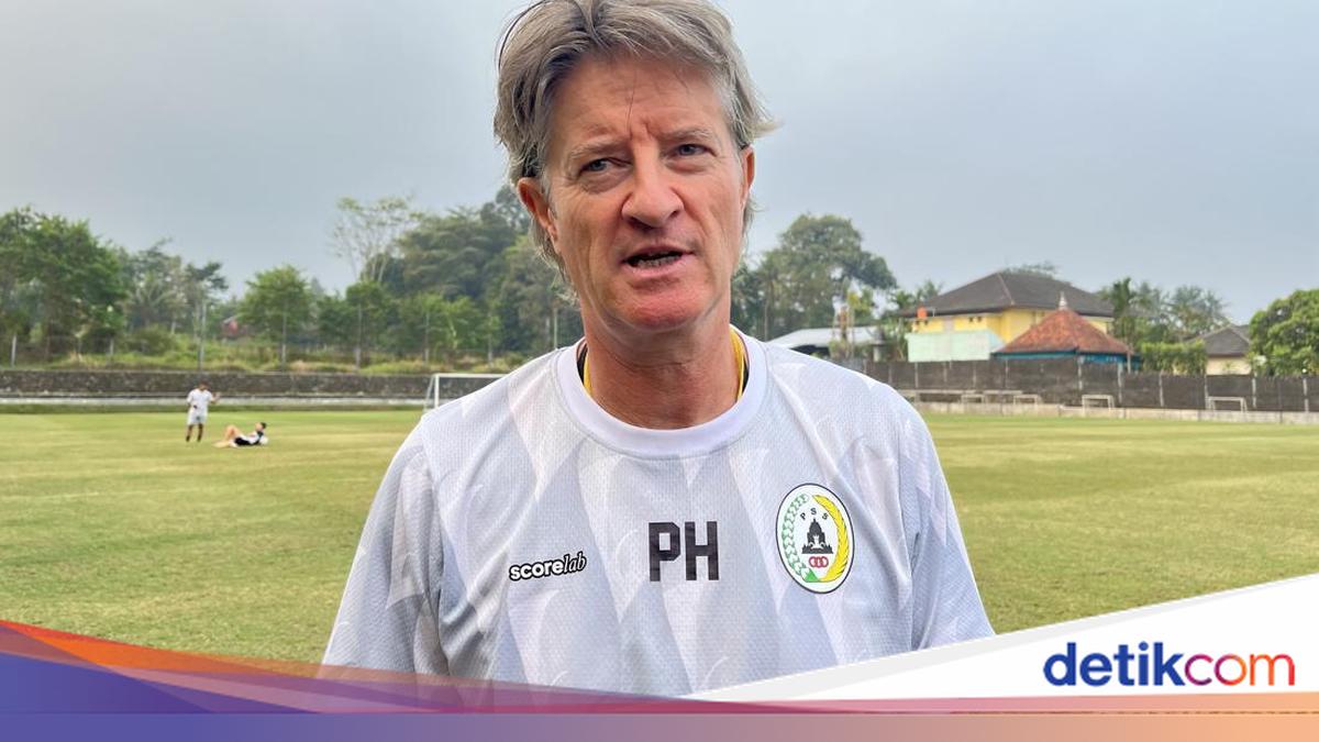 PSS Tanpa Poin di 3 Laga, Huistra Fokus Menang Lawan PSM