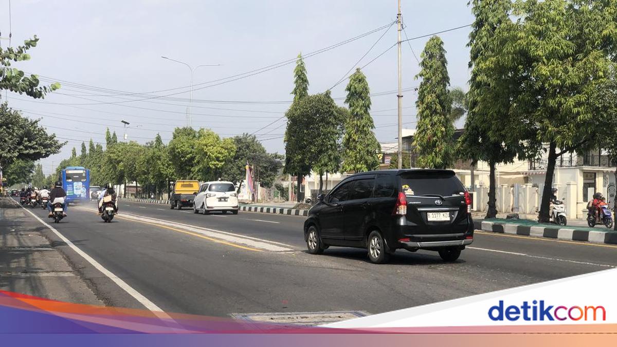 Separator Ring Road Maguwoharjo Dibongkar