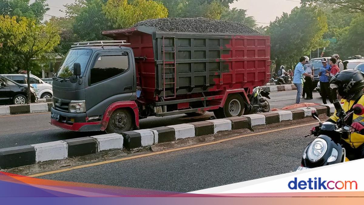 Brakk! Pelajar Tewas Seruduk Truk Parkir di Jalur Cepat Ringroad Utara Jogja