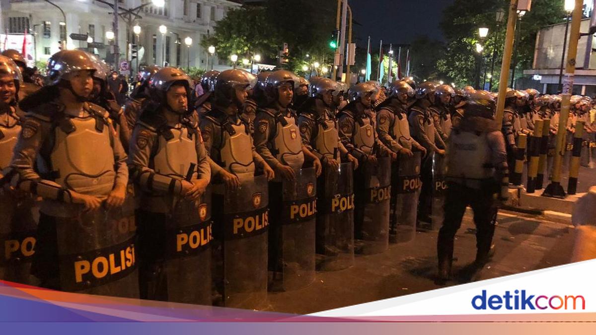 Siapa Penyemprot Cairan Merica Sasar Mahasiswa-Polisi Saat Aksi di Jensud Jogja?