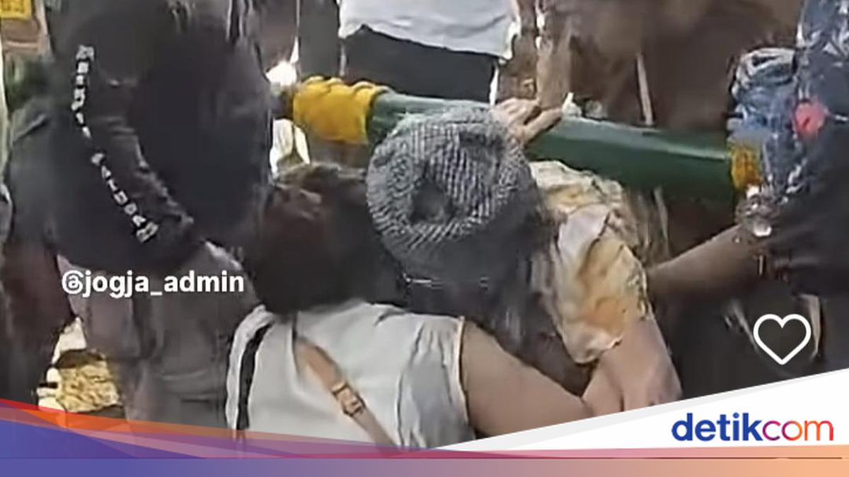 Polemik Portal Maliboro Bikin Susah Lansia-Pengguna Kursi Roda