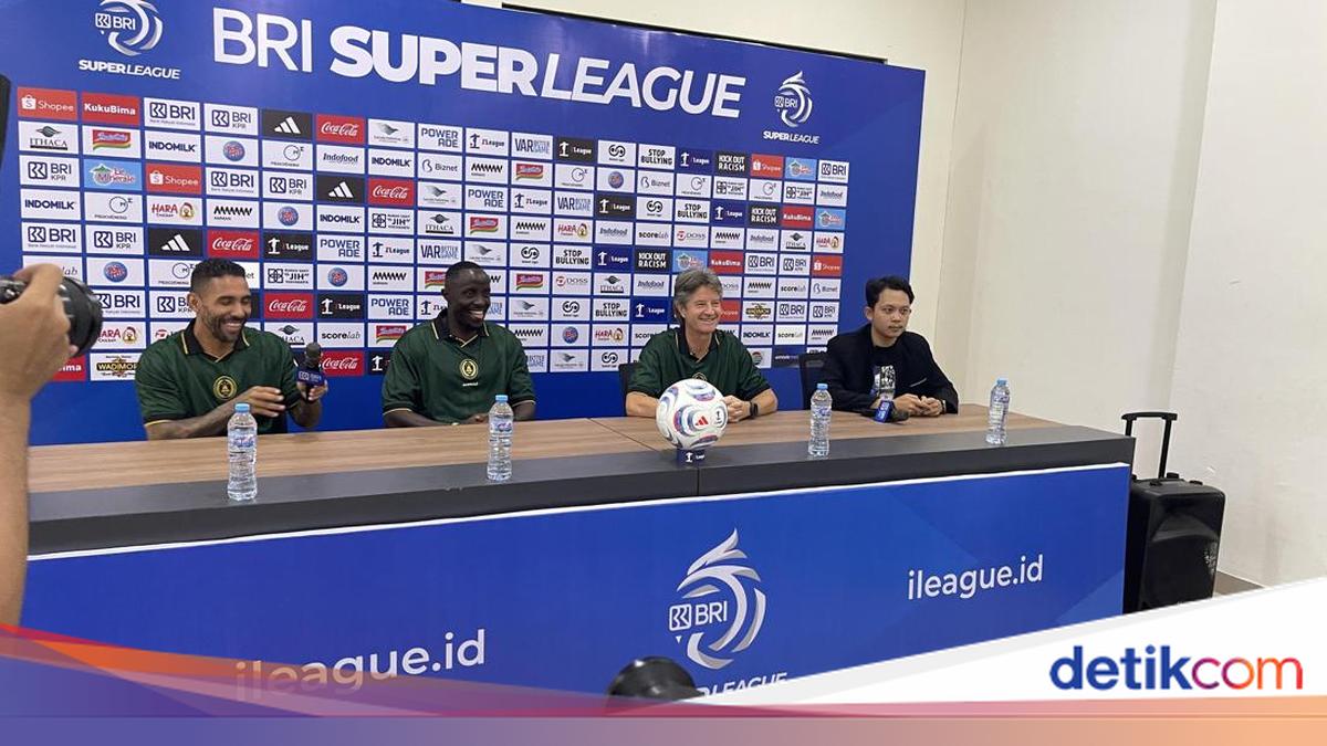 Huistra Mau Pemain PSS Beri Tekanan Madura United