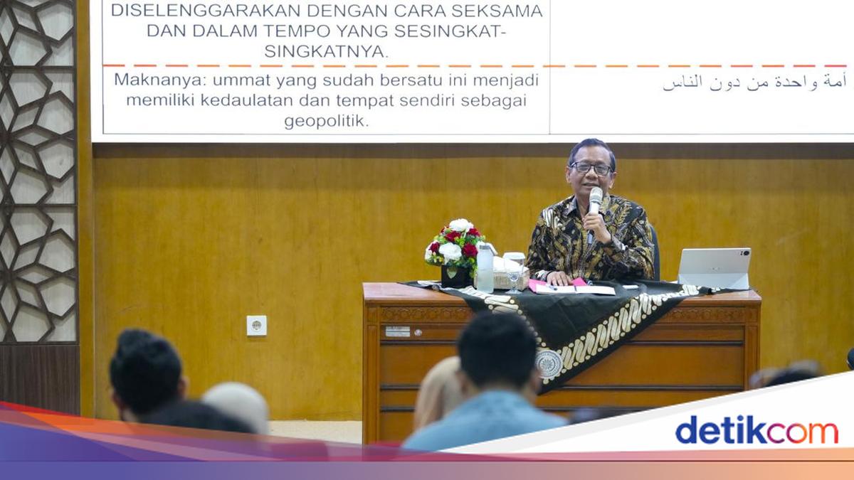 Mahfud MD Beri Kuliah Umum Pancasila dan Relasi Agama-Negara di UMY