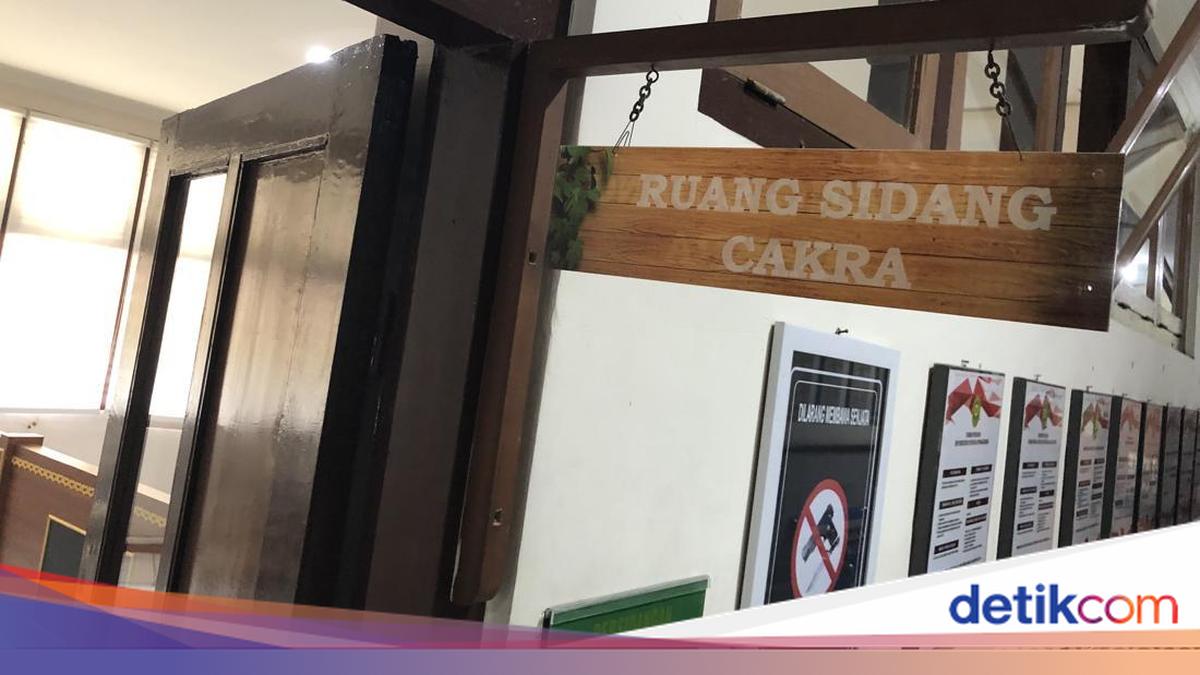 Reno Eks Lurah Concat Didakwa Korupsi Rp 1,7 M dari Selewengkan Tanah Kas Desa