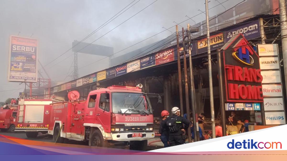 Tragedi Kebakaran Hebat Trans Home Kalasan Tewaskan 2 Karyawati