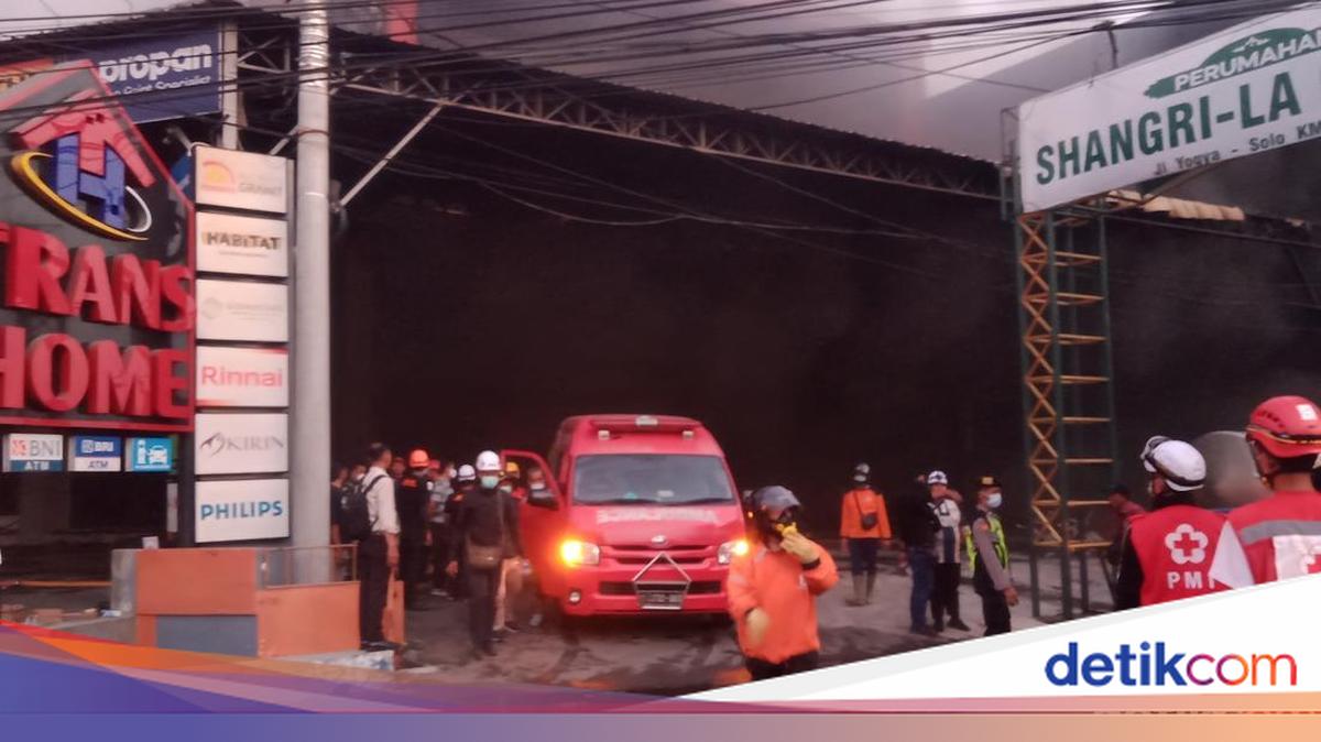 2 Karyawati Terjebak Kebakaran Toko Trans Home Sleman Ditemukan Tewas