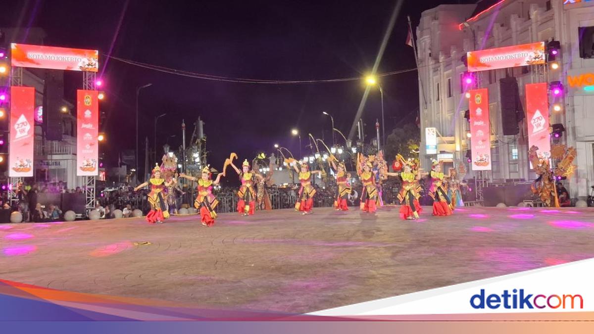 Ribuan Orang Padati Titik Nol KM Saksikan WJNC HUT Jogja Malam Ini