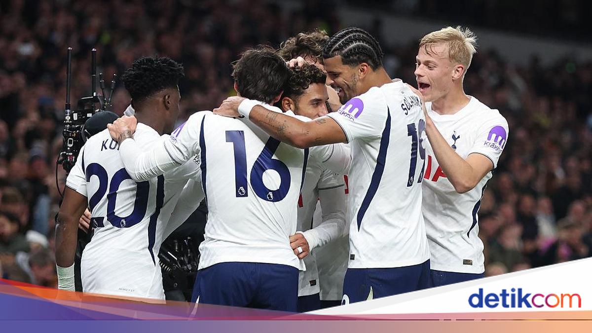 Tottenham beats Coventry 3-1 for first Premier League win