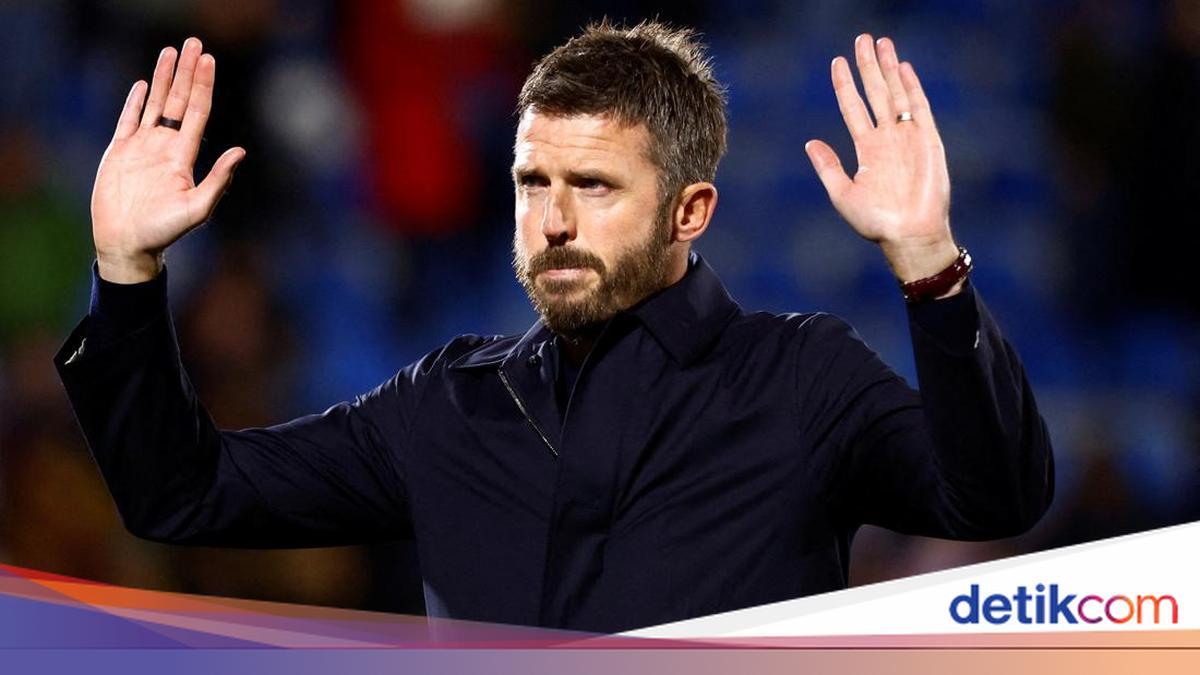 Michael Carrick Apologizes to Fans After Manchester United's 4-1 Defeat to Como in Champions League