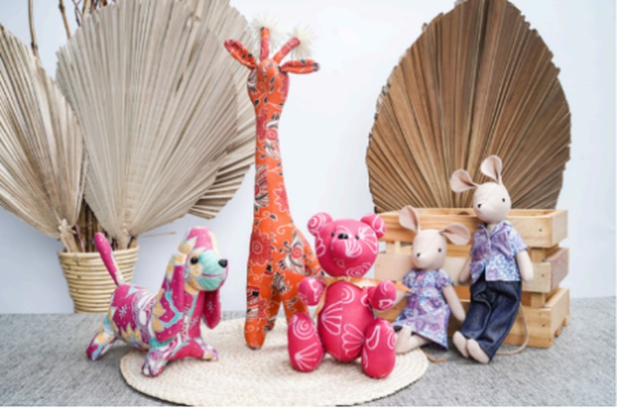 Boneka Batik