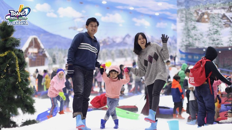 Ramadhan Lebih Fun dengan Ngabuburit di Trans Snow World Surabaya