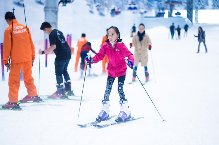 Merasakan Serunya Bermain Ski di Ski Area