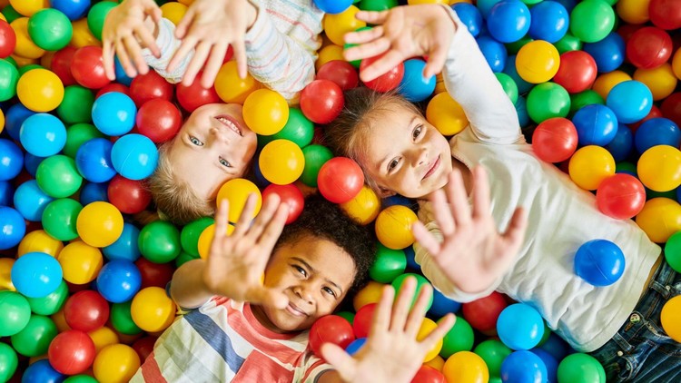 Menjelajah Liburan Ramah Anak Melalui Eksplorasi Wahana Edukatif dan Menyenangkan di Trans Studio Bandung