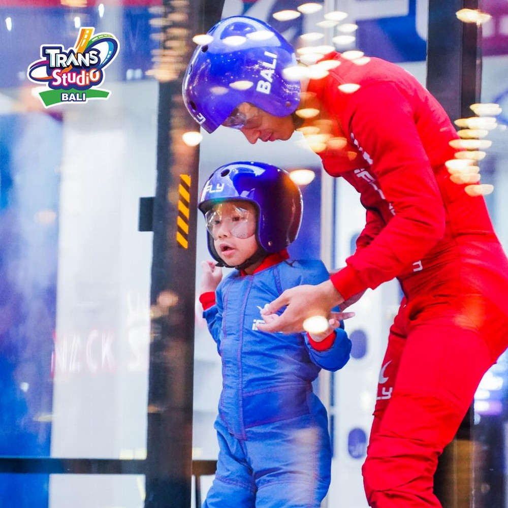Master The Windtunnel: 5 Essential Beginner Tips for iFly Indoor Skydiving