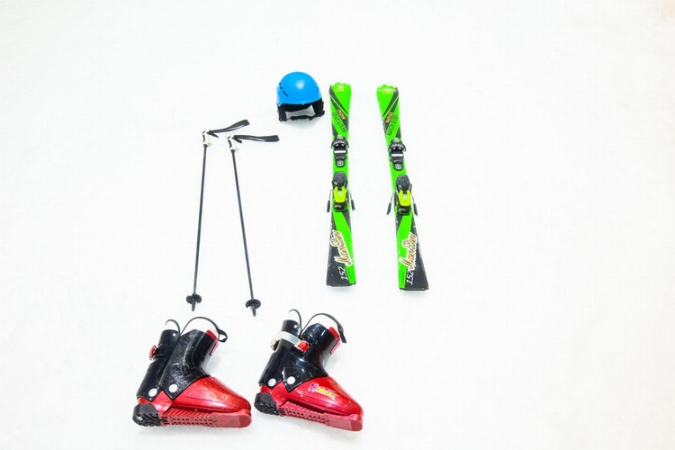 Peralatan Ski Professional