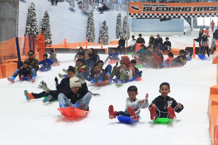 Trans Snow World Jadi Destinasi Wisata Favorit di Bekasi