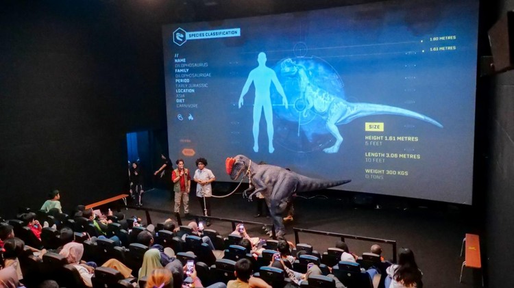 Pengalaman yang Menakjubkan!  Bertemu Dinosaurus hanya di Jurassic Live Show Trans Studio Cibubur