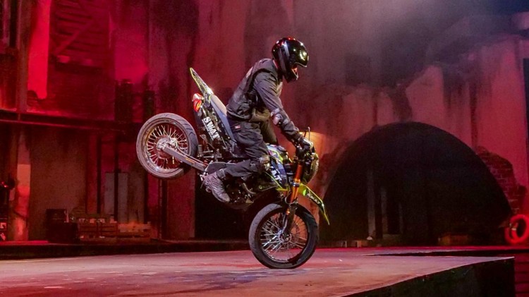Pertarungan tim S.W.A.T Dengan Bad Boys, Pertunjukan Action Hollywood Live di Trans Studio Cibubur.