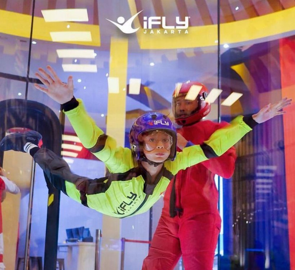 Skydiving Tanpa Parasut! Serunya Terbang di iFly Trans Studio Cibubur Selama Long Weekend