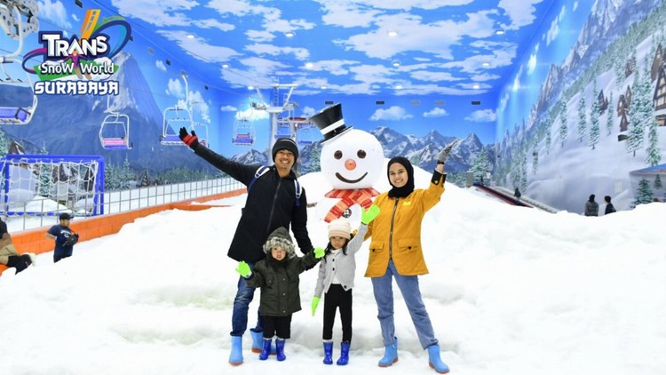 Yuk Main Salju Di Trans Snow World Surabaya, Ada Promo Libur Akhir Tahun !