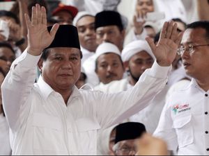 Wishnu Wardhana Sambangi Rumah Prabowo Wishnu Wardhana Sambangi Rumah Prabowo