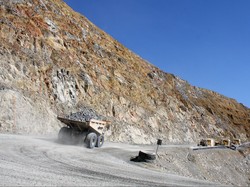 Bakrie Jual Saham Newmont Rp 5,2 Triliun