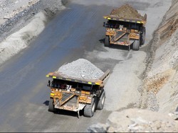 Karyawan Mogok Kerja, Profit Raksasa Emas Newmont Makin Anjlok