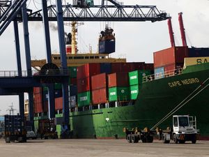 Ekspor-Impor Dihantam Corona, Pengusaha Logistik Babak Belur