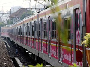 Trend Pengguna Commuter Line Meningkat, Masyarakat Sudah Bosan dengan Macet?