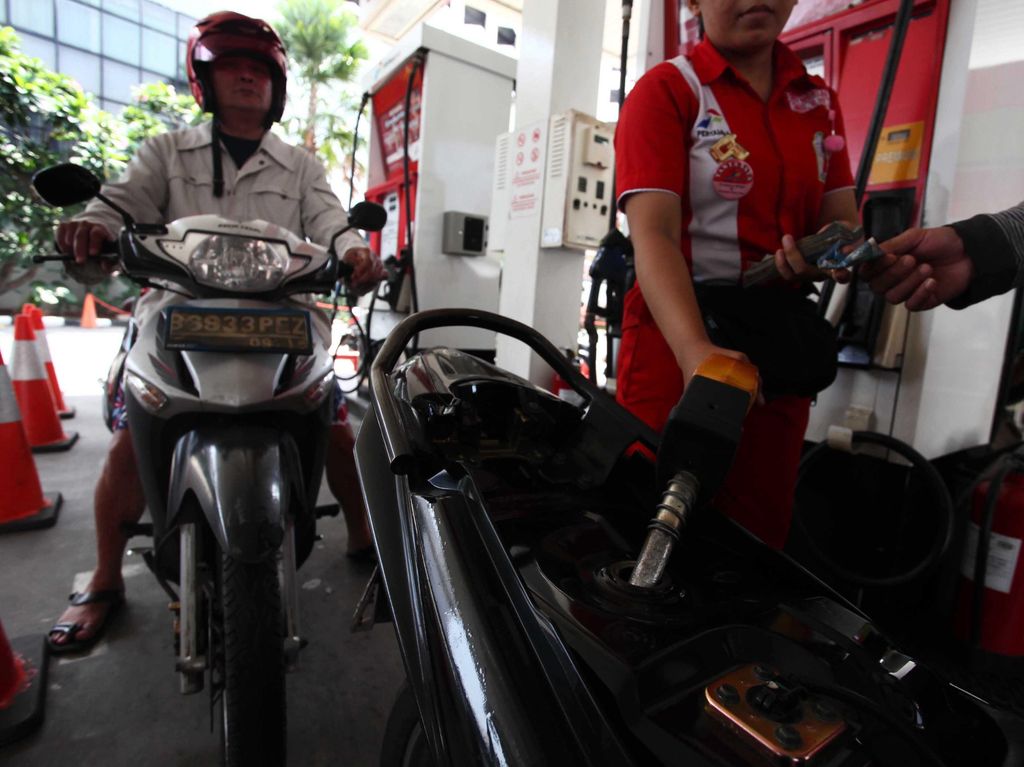 Boleh Nggak Sih Beli Bensin Cuma Rp 1.000? Boleh Nggak Sih Beli Bensin Cuma Rp 1.000?