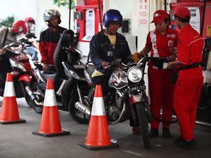 Tak Boleh Langka, Kuota Bensin Premium Ditambah 4,3 Juta KL Tak Boleh Langka, Kuota Bensin Premium Ditambah 4,3 Juta KL