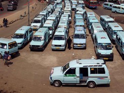 Hal yang Mustahil Dilakukan di Jogja: Naik Angkot