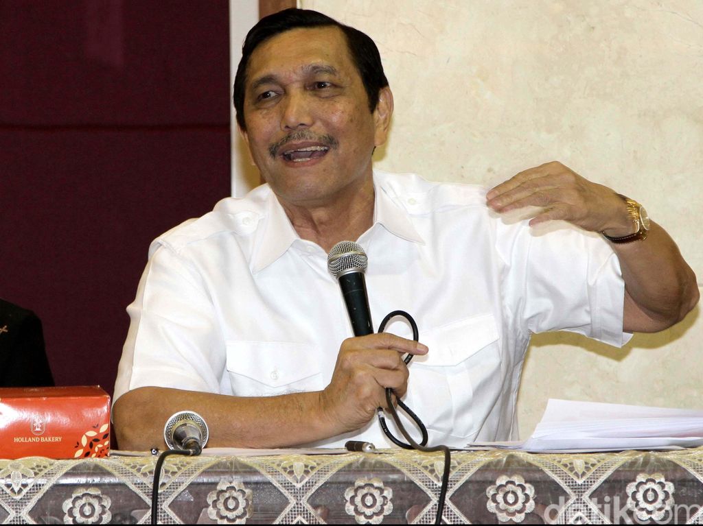 Luhut Cari Cara Biaya Kereta Kencang JKT-SBY Tak Tambah Utang Luhut Cari Cara Biaya Kereta Kencang JKT-SBY Tak Tambah Utang