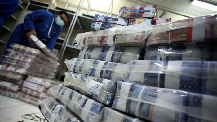 Bank Indonesia telah melakukan persiapan guna menghadapi permintaan penukaran uang menjelang hari raya Idul Fitri 2014. Bank Indonesia menyiapkan uang tunai senilai Rp 156 triliun.