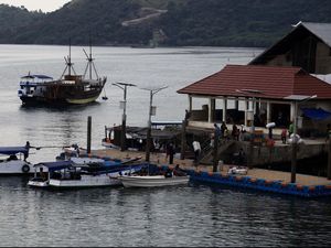 50 Ton Minyak Tumpah di Teluk Bayur, Tak Ganggu Pelabuhan