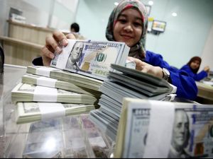 Dolar AS Turun ke Rp 13.597