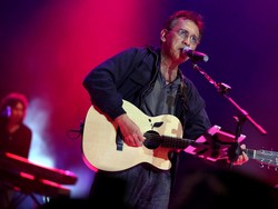 Lirik dan Chord Buku Ini Aku Pinjam dari Iwan Fals