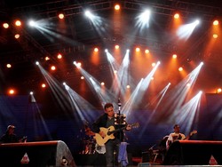 Lirik dan Chord Sarjana Muda oleh Iwan Fals