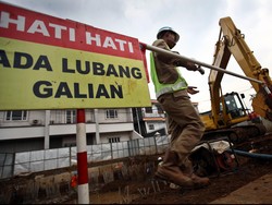 Galian Kabel Rusak Trotoar, Ridwan Kamil Tegur Kontraktor PLN
