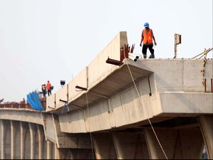 Menjawab Tantangan Masifnya Pembangunan Infrastruktur di RI