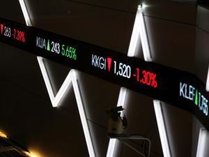 Transaksi Perdagangan Kian Sepi Transaksi Perdagangan Kian Sepi