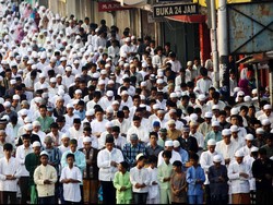 Niat dan Tata Cara Sholat Idul Fitri beserta Amalan Sunnahnya